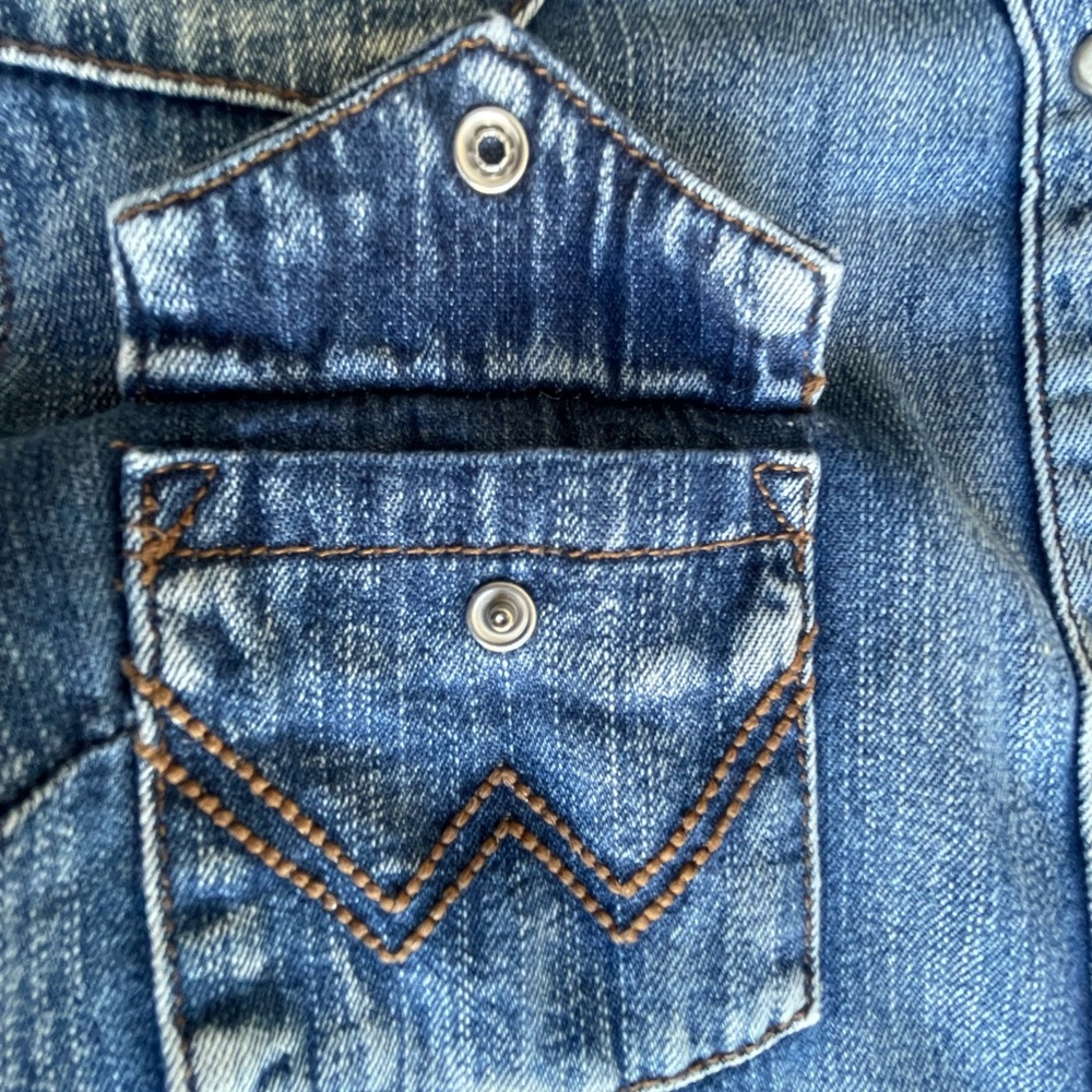 Cropped, jean jacket small Closet, staple